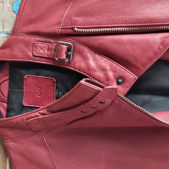 Women's Red Leather Jacket - Picture 6 of 6